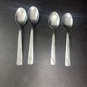 Lot of 4 Cambridge Silver Boa Frost Stainless Flatware Spoons